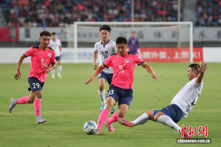 中新社记者, 双方球员拼 中新社记者, 双方球员拼